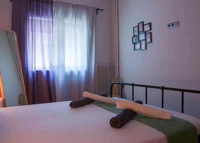Adorable 2 Bedroom Apartment Close To Ancient Athens City Center